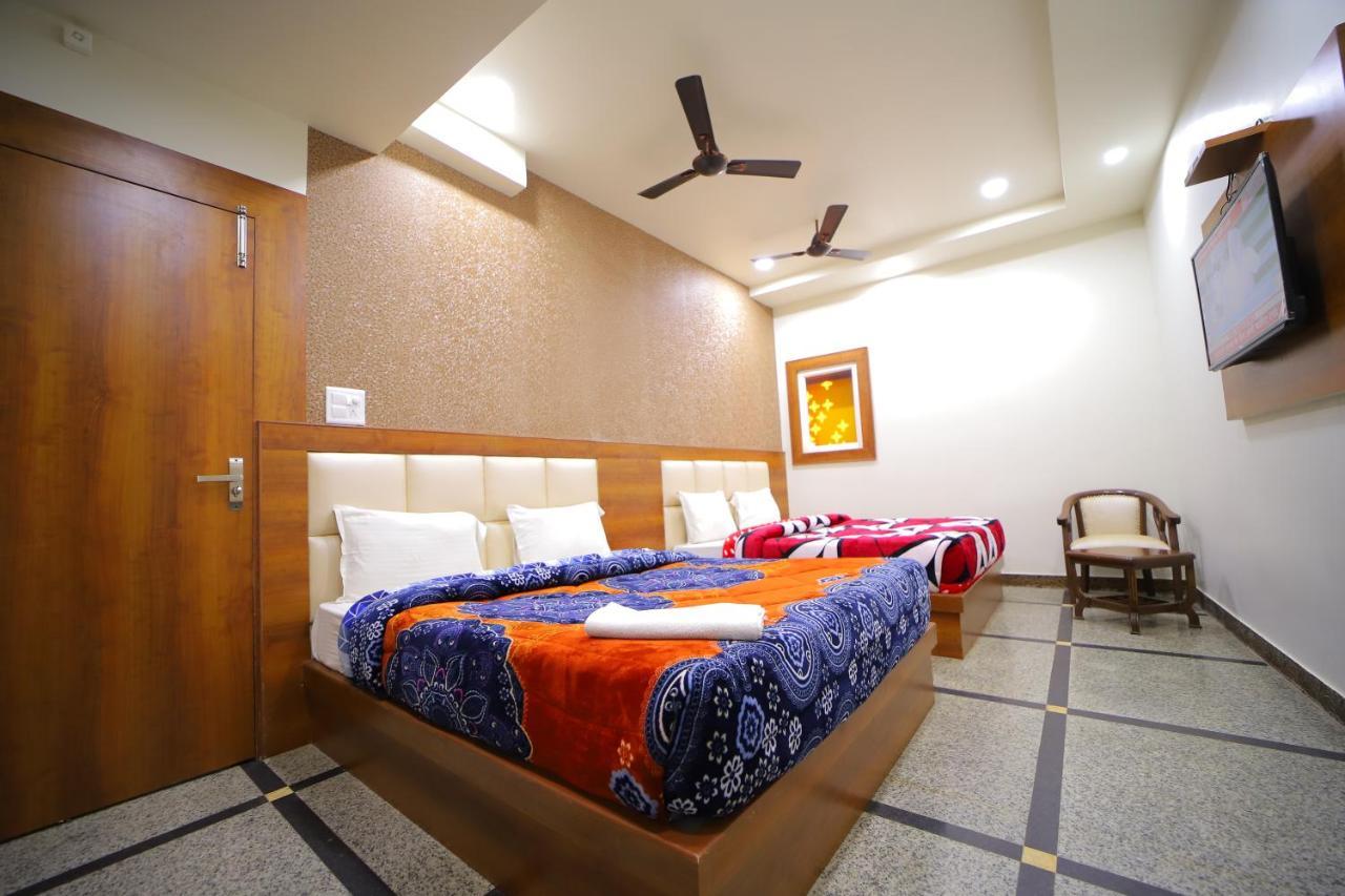 Hotel Royal Phoenix Agra  Exterior photo