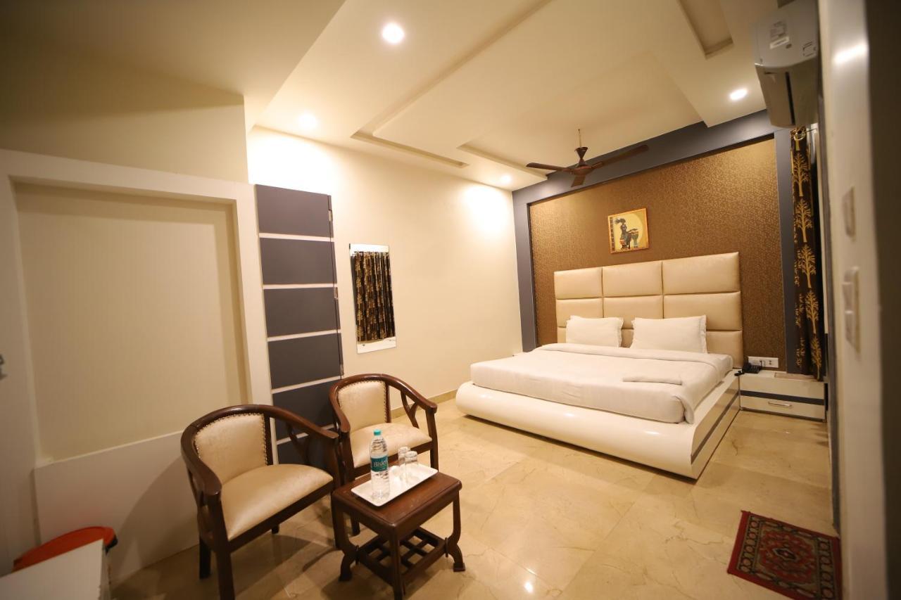 Hotel Royal Phoenix Agra  Exterior photo