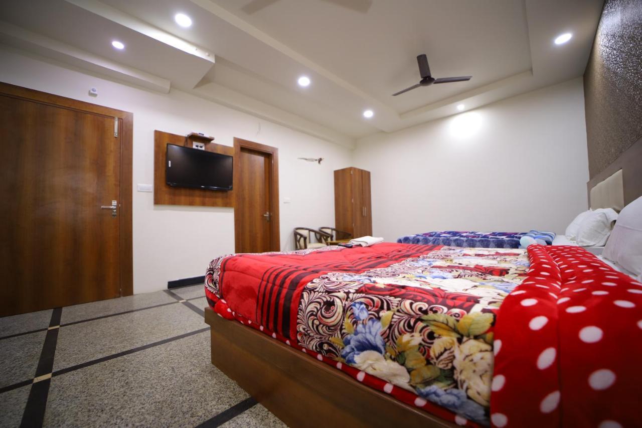 Hotel Royal Phoenix Agra  Exterior photo